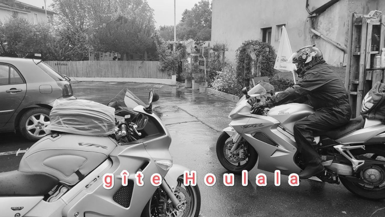 Pont-Eveque Houlala - Relais D'Etape - Chambres D'Hotes מראה חיצוני תמונה