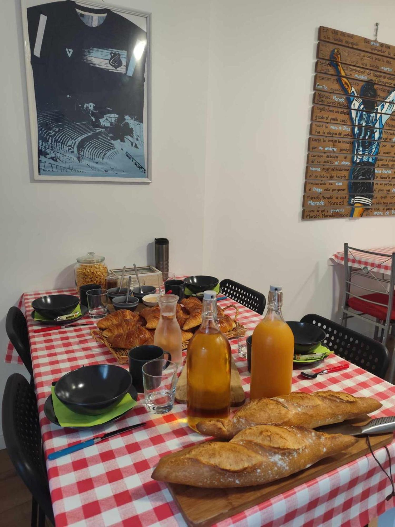 Pont-Eveque Houlala - Relais D'Etape - Chambres D'Hotes מראה חיצוני תמונה
