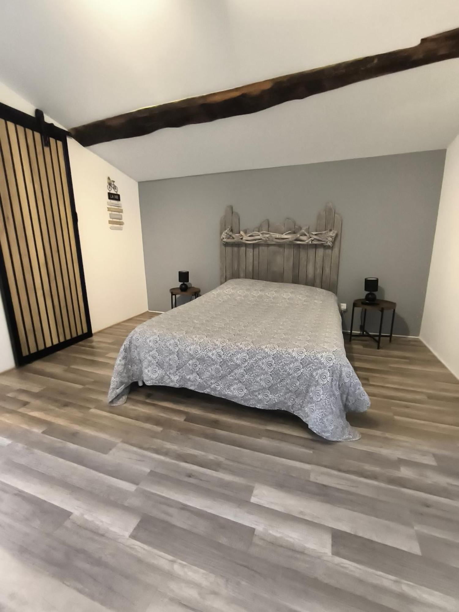 Pont-Eveque Houlala - Relais D'Etape - Chambres D'Hotes מראה חיצוני תמונה